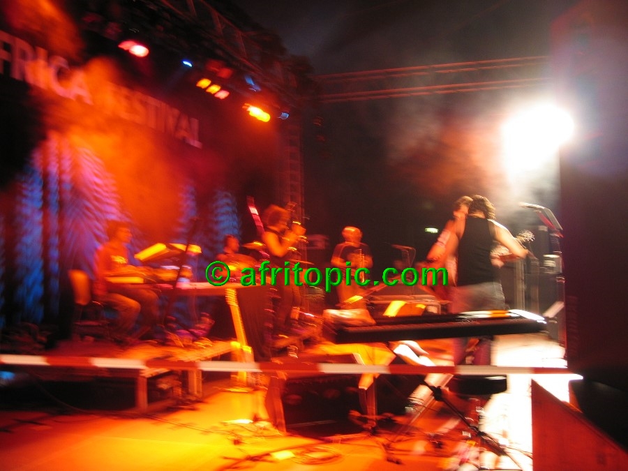 ../Images/AfricaFestival-27-28May05 125.jpg